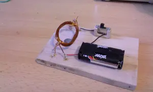Jak zrobić silnik elektryczny z baterii i magnesu - prosta instrukcja krok po kroku