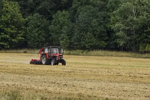 Jak ustawić sprzęgło w zetorze 7245, aby uniknąć kosztownych napraw