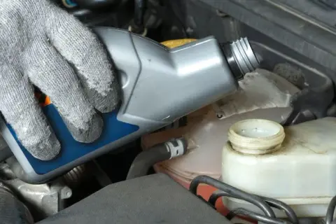 Płyn hamulcowy Motul - wybierz najlepszy dla swojego pojazdu